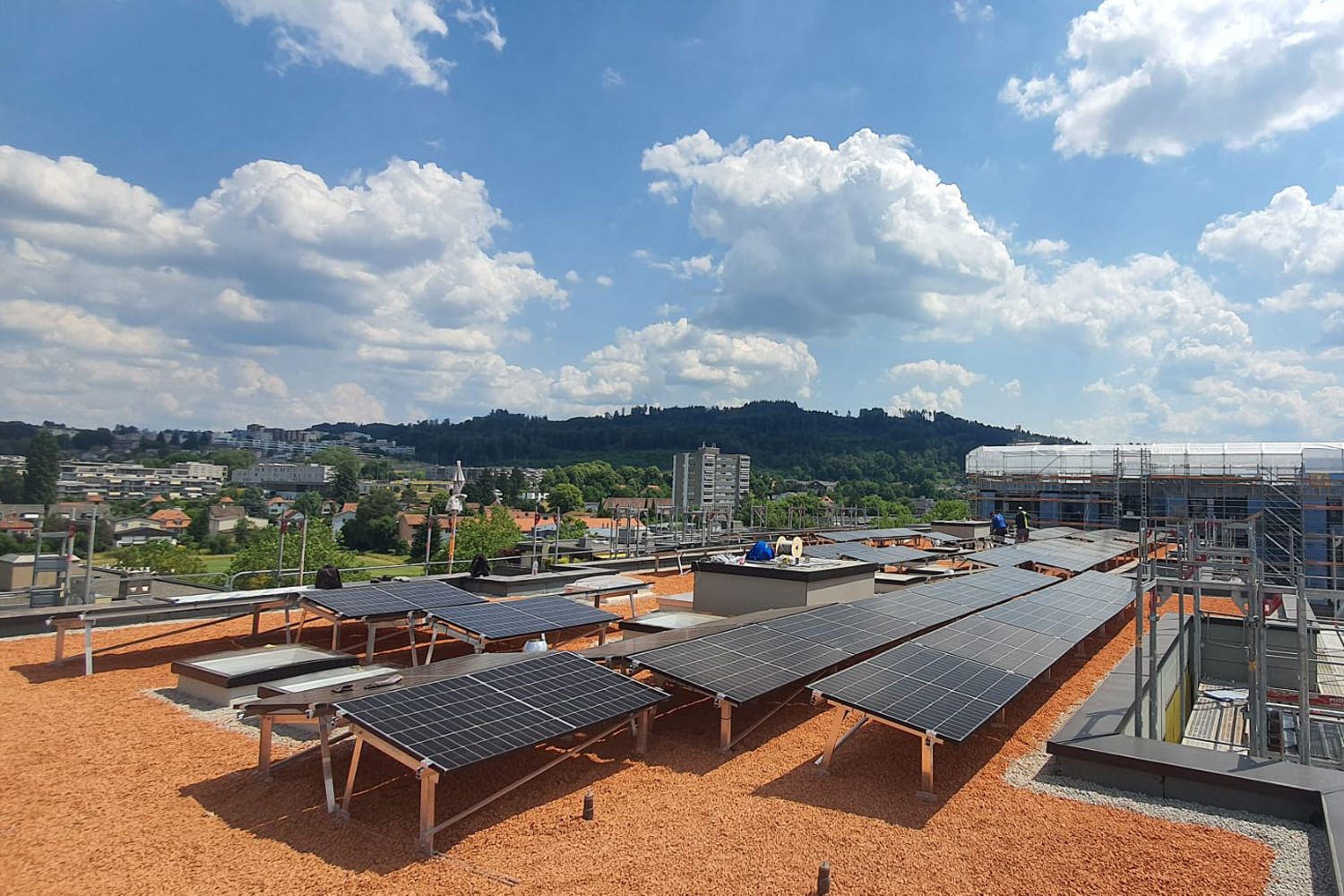 Photovoltaik Flachdach Bern - Aare Dach
