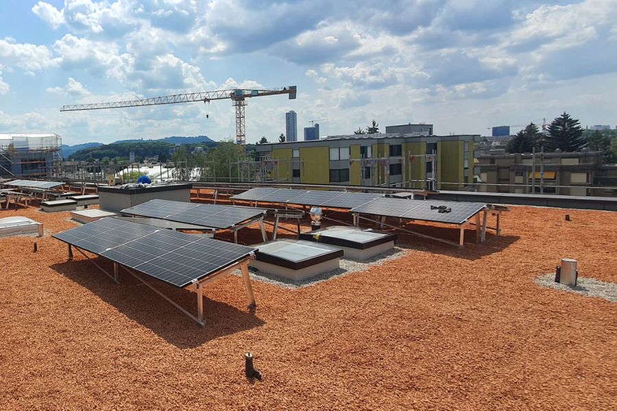Solarpanel Flachdach - Aare Dach
